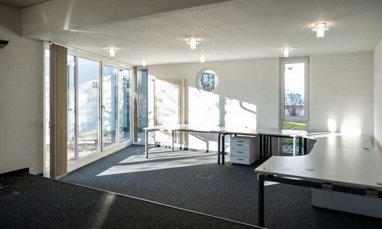 Ein lichtdurchflutetes Büro im Business Center „Herkner Straße" in Weingarten